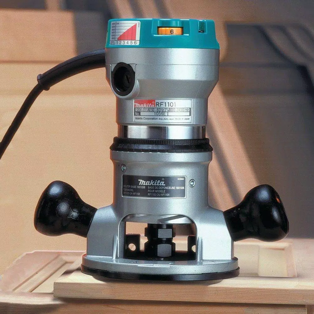 Makita RF1101 2-1/4 HP 11-Amp Variable Speed Router