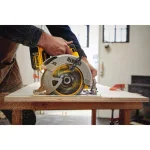DEWALT 20V MAX XR Cordless Brushless 7-1/4 in. Circular Saw Kit with (2) 5.0 Ah Batteries and Charger thumbnail 11