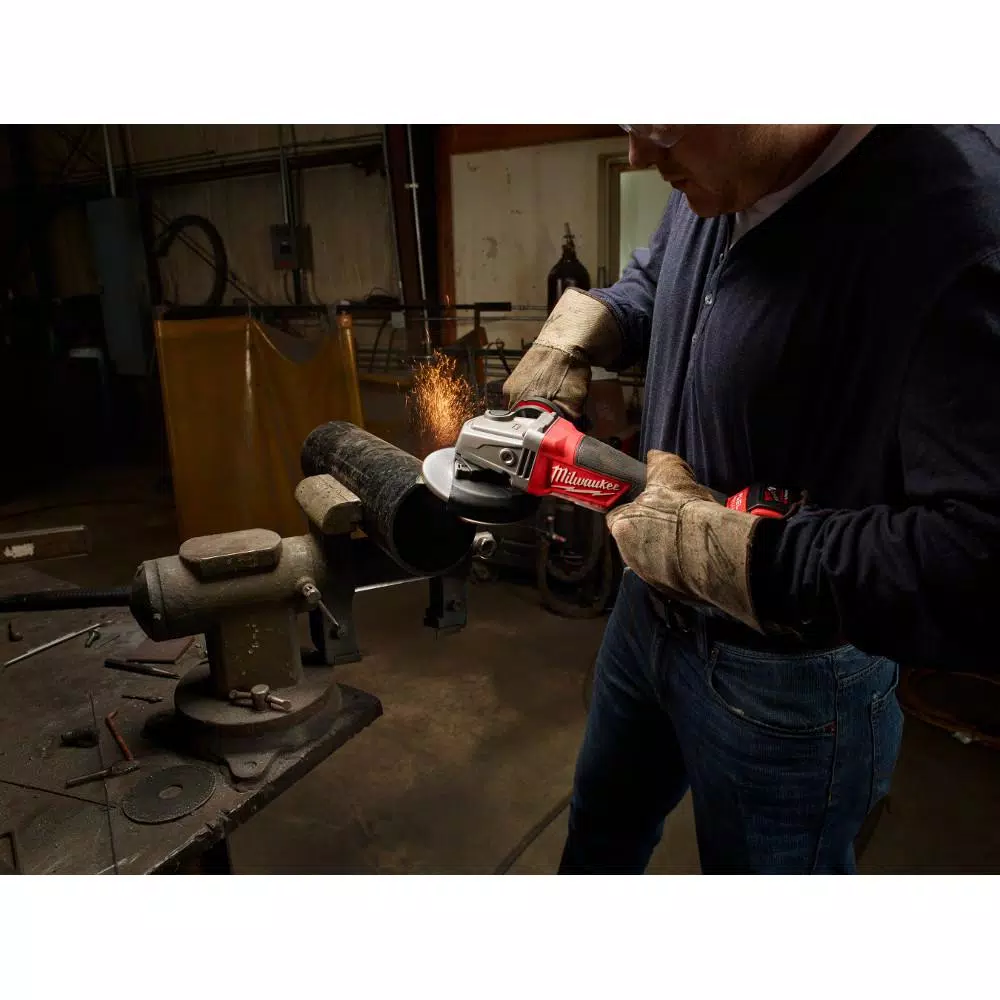 Milwaukee M18 FUEL 4-1/2 in./5 in. Cordless Angle Grinder Kit with (2) 9.0 Ah Batteries & Rapid Charger