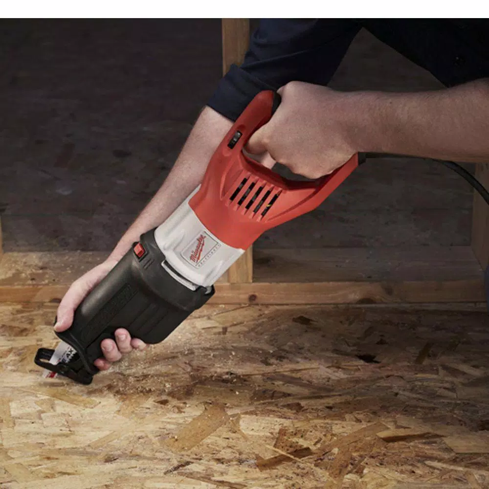 Milwaukee 15 Amp Super SAWZALL Reciprocating Saw with 1-1/4 in. Stroke, Hard Case & Carbide Blade