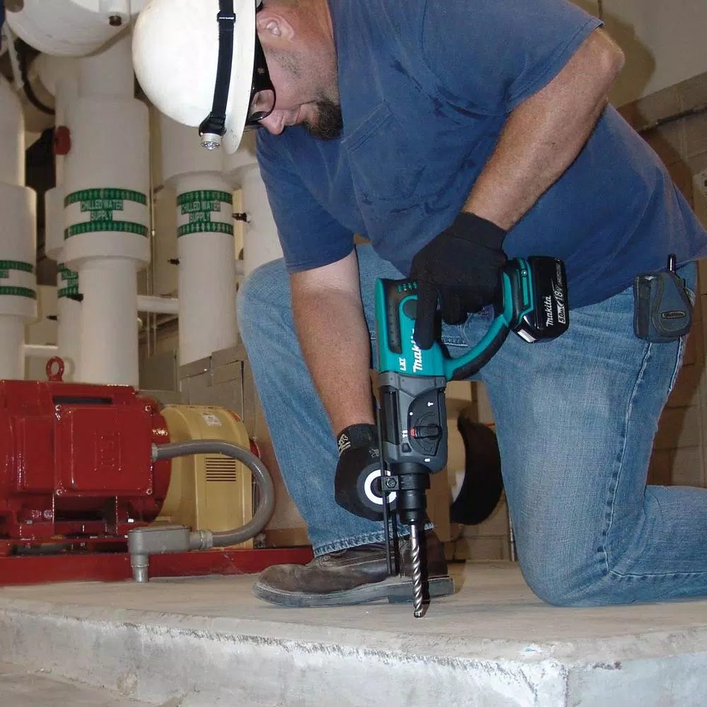 Makita 18V LXT Cordless SDS-Plus Rotary Hammer Drill Kit w/ (2) 5.0Ah Batteries & Charger