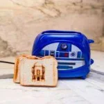 Uncanny Brands Star Wars Empire Collection R2-D2 2-Slice Toaster with Silhouette Detail thumbnail 4