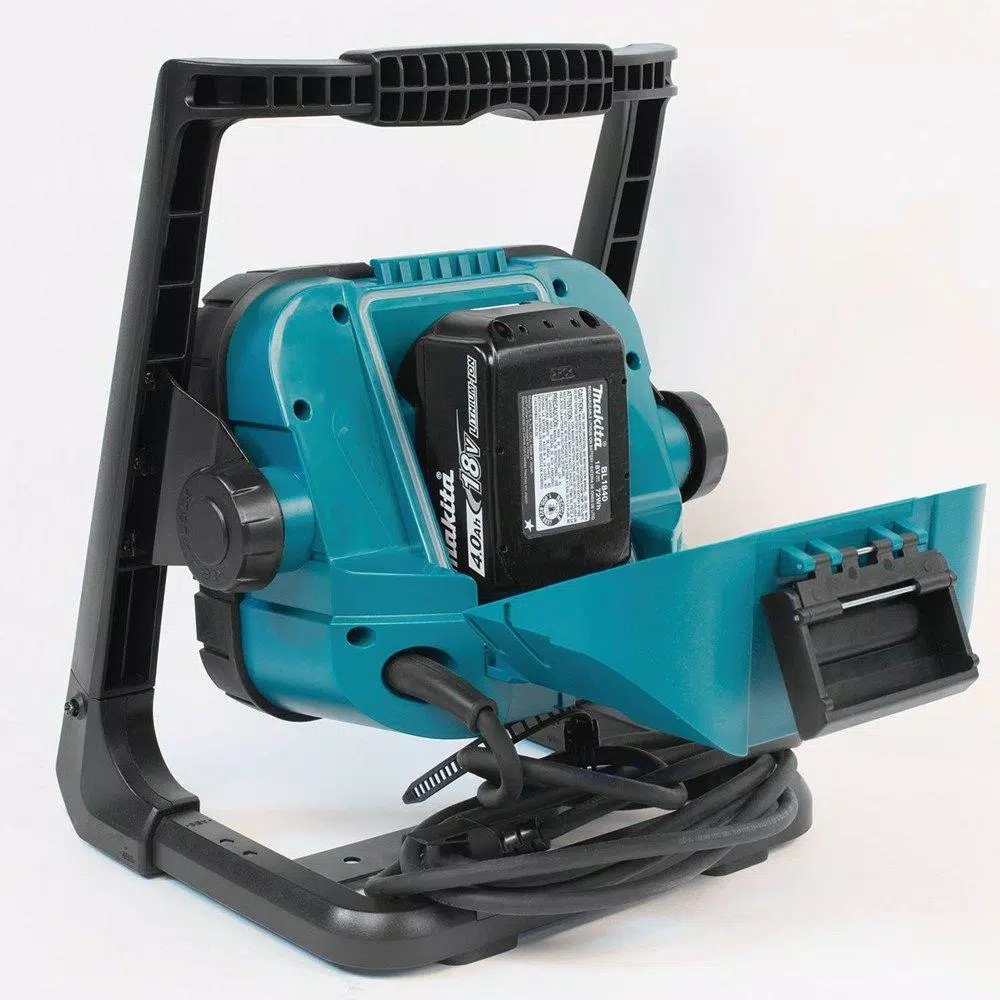Makita 18V LXT Cordless/Corded LED Flood Light, 750 Lumens, DML805