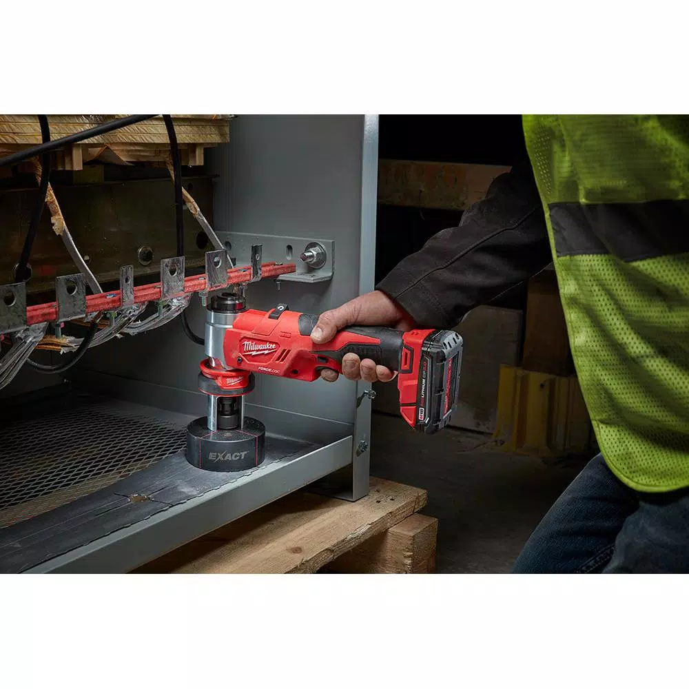 Milwaukee M18 FORCE LOGIC 6 Ton Knockout Tool Kit with M18 FUEL Hammer Drill and Step Bits Set