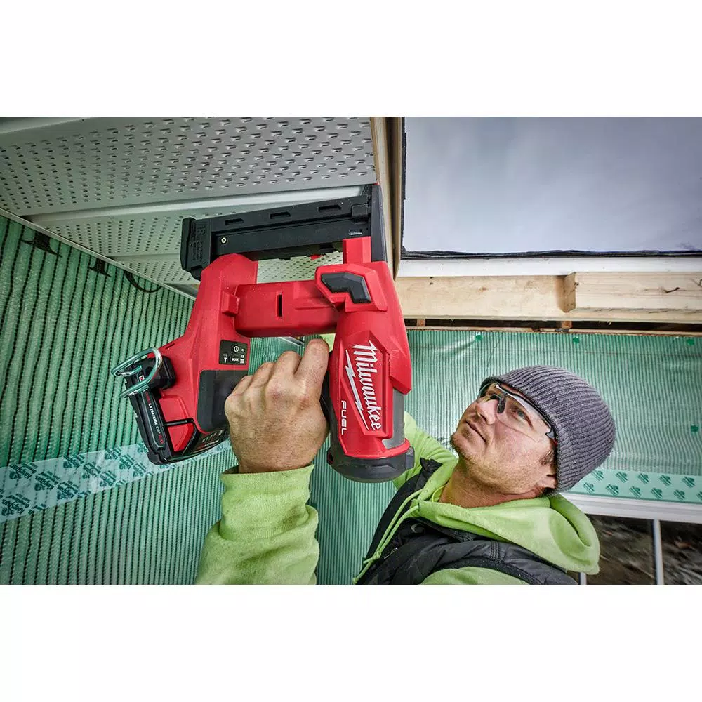 Milwaukee M18 FUEL 18-Gauge 1/4 in. Narrow Crown Cordless Stapler Kit with 2.0 Ah Battery and Charger