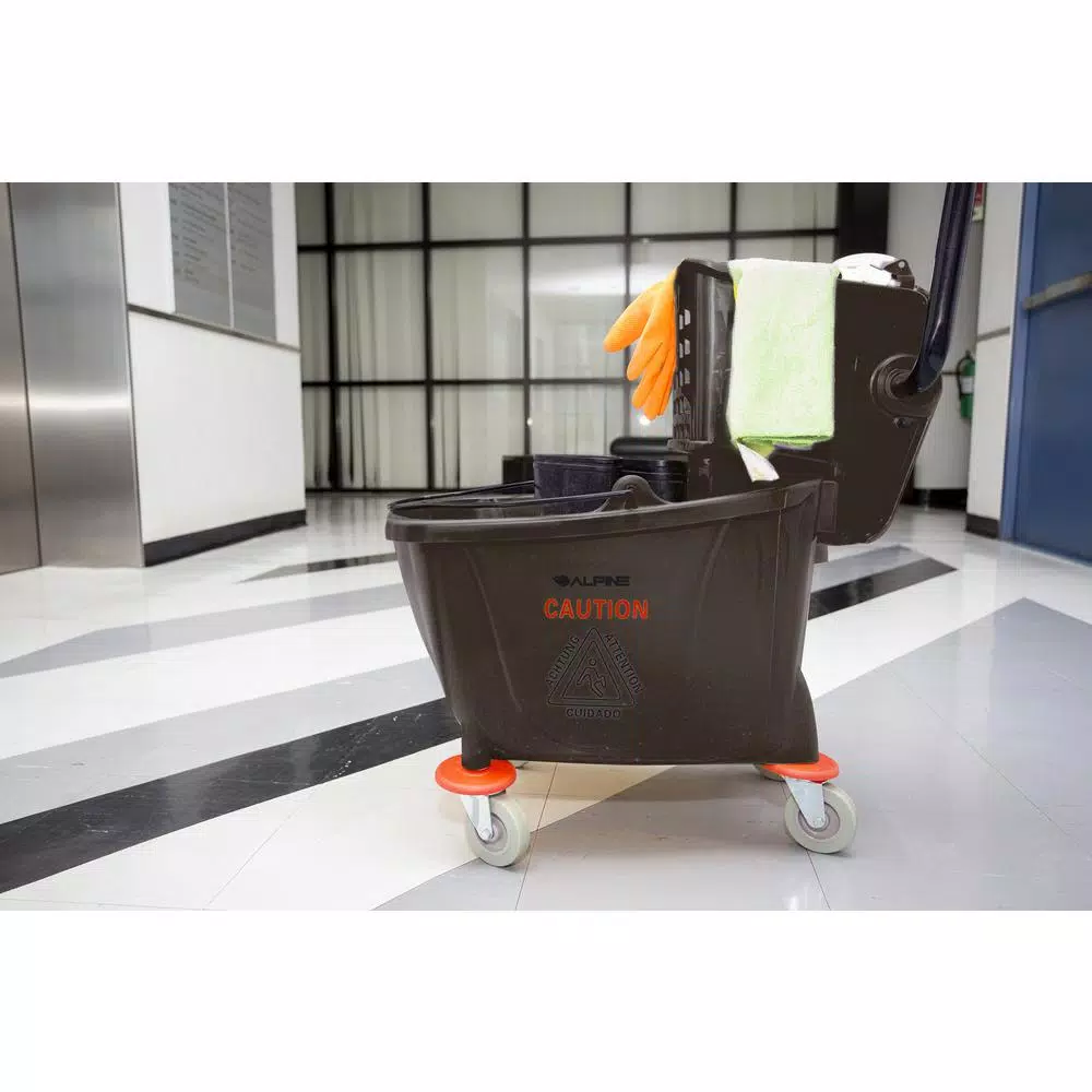 Alpine Industries 36 Qt. Mop Bucket with Side Press Wringer, Brown