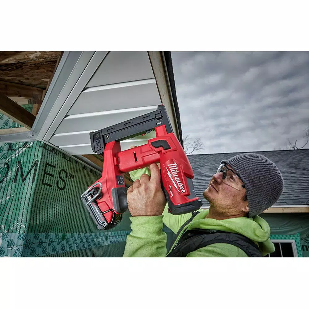 Milwaukee M18 FUEL 18-Gauge 1/4 in. Narrow Crown Cordless Stapler Kit with 2.0 Ah Battery and Charger