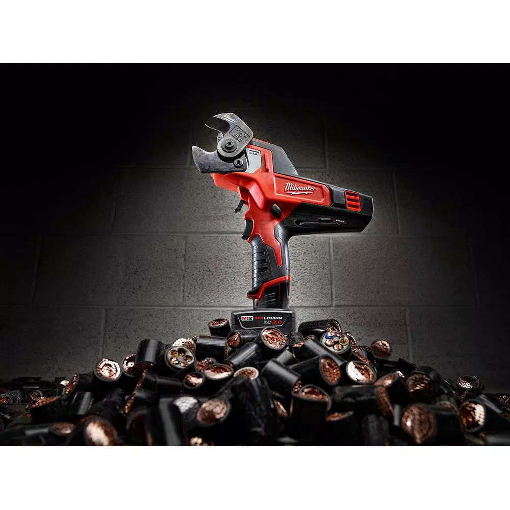 Milwaukee M12 12V Lithium-Ion Cordless 600 MCM Cable Cutter Kit with 3.0Ah Battery and Charger
