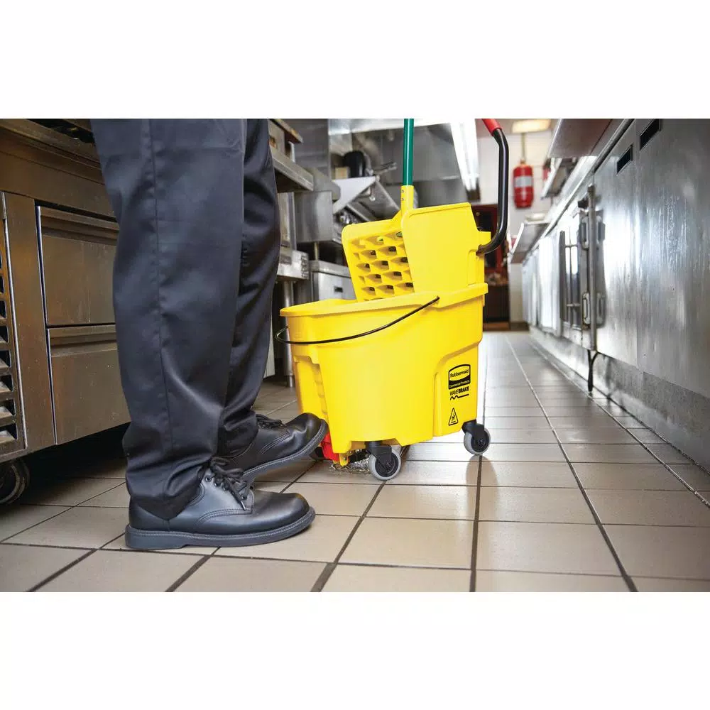 Rubbermaid Commercial Products Rubbermaid WaveBrake 35 Qt. 2.0 Side-Press Mop Bucket with Drain, Yellow