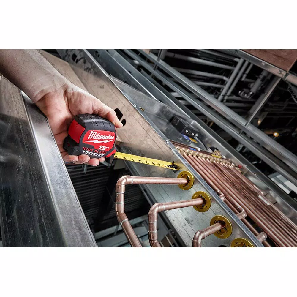 Milwaukee 25 ft. Magnetic Tape Measure and Fastback Compact Folding Utility Knife Combo Kit