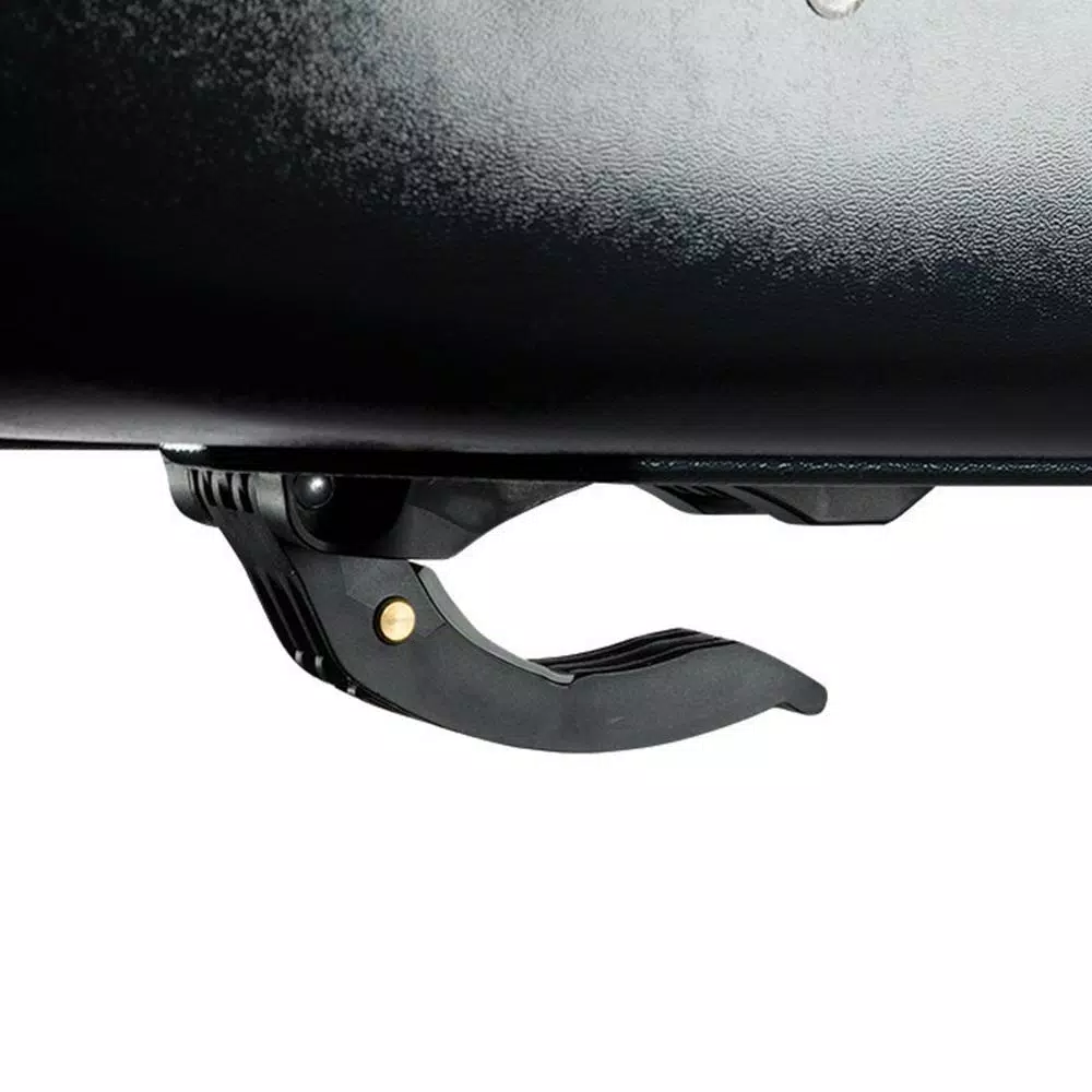 Yakima SkyBox 16 Carbonite Locking Water Resistant Rooftop Cargo Box