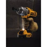 DEWALT 60V MAX FLEXVOLT 7-1/4 in. Brushless Circular Saw Kit with 6.0Ah Battery & Bonus 1/2 in. Impact Wrench thumbnail 7
