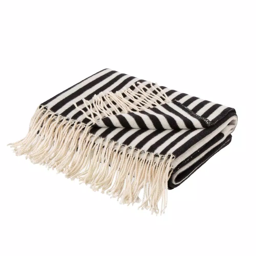 Glitzhome 60 x 50 in. Woven Cotton Geometric Jacquard Throw Blanket, Black and White