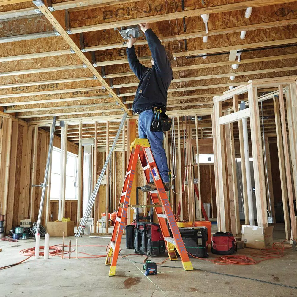 Bosch GLL3-300G 360-Degree Green Self-Leveling 3-Plane Laser Level