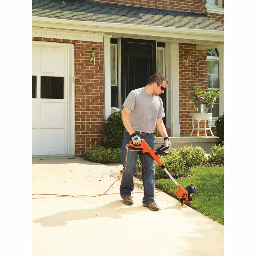 BLACK+DECKER BLACK & DECKER GH900 6.5 Amp Corded Electric 2-in-1 String Trimmer and Lawn Edger
