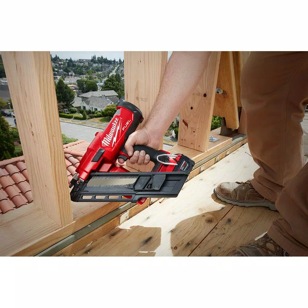 Milwaukee M18 FUEL 3-1/2 in. 30-Degree Cordless Framing Nailer Kit with Performance Safety Glasses