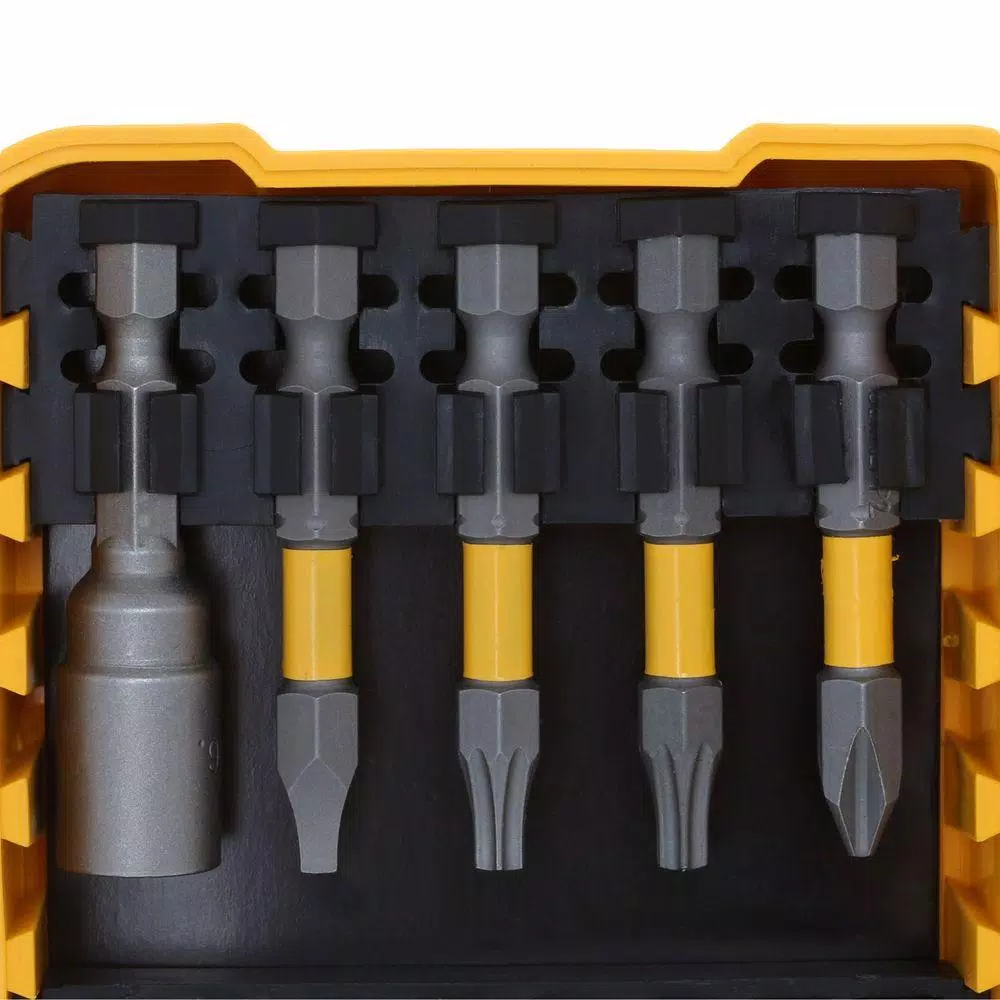 DEWALT MAXFIT 32-Piece Screwdriving Set with 10X Magnetic Screw Lock System