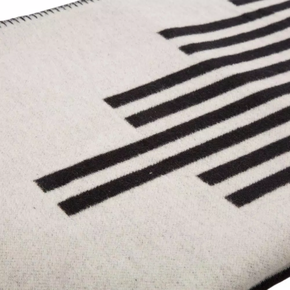 Glitzhome 60 x 50 in. Woven Cotton Geometric Jacquard Throw Blanket, Black and White