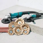 Makita 7 in. Angle Grinder, 15 Amp, Soft Start, 8000 rpm thumbnail 5