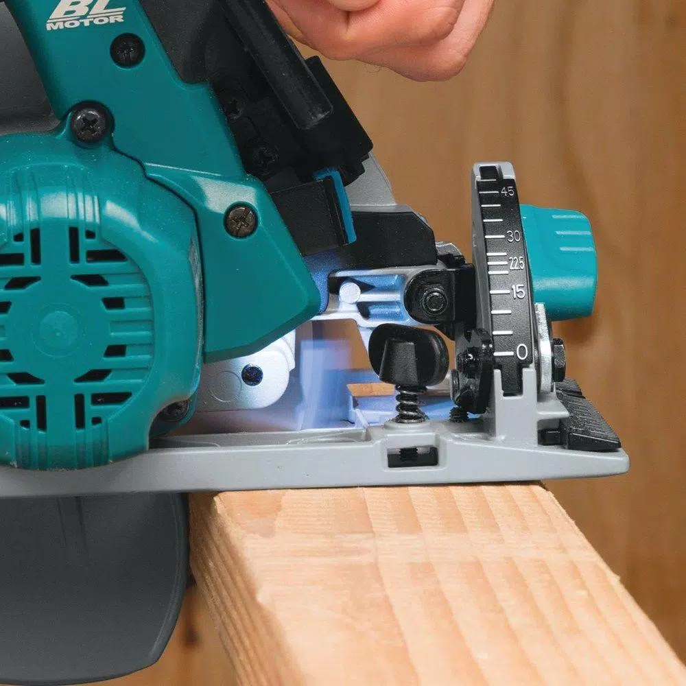 Makita 18V LXT Brushless 6-1/2 in. Cordless Circular Saw with Electric Brake (Tool Only)