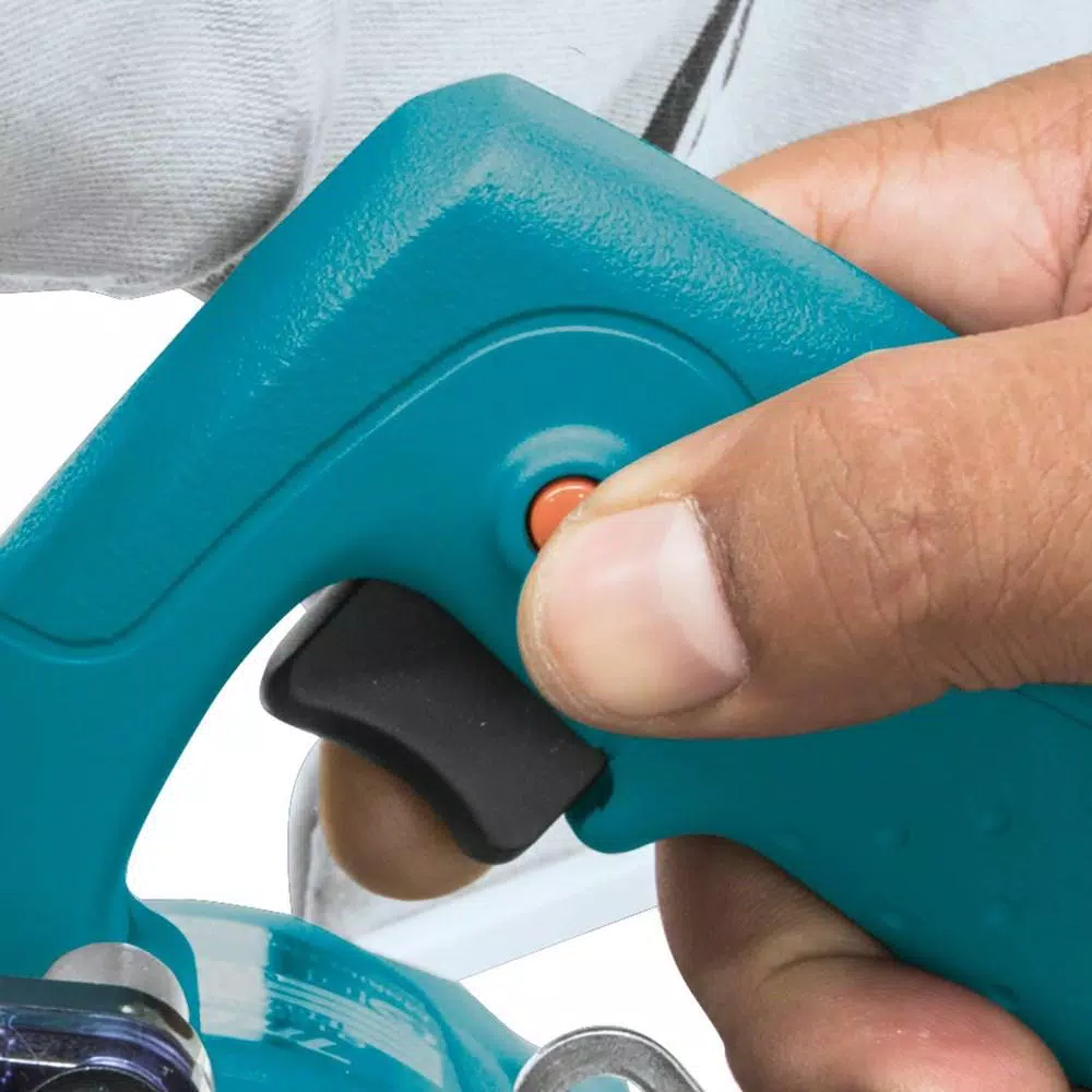 Makita 5 in. Dry Masonry Saw with Dust Extraction, 13 Amp