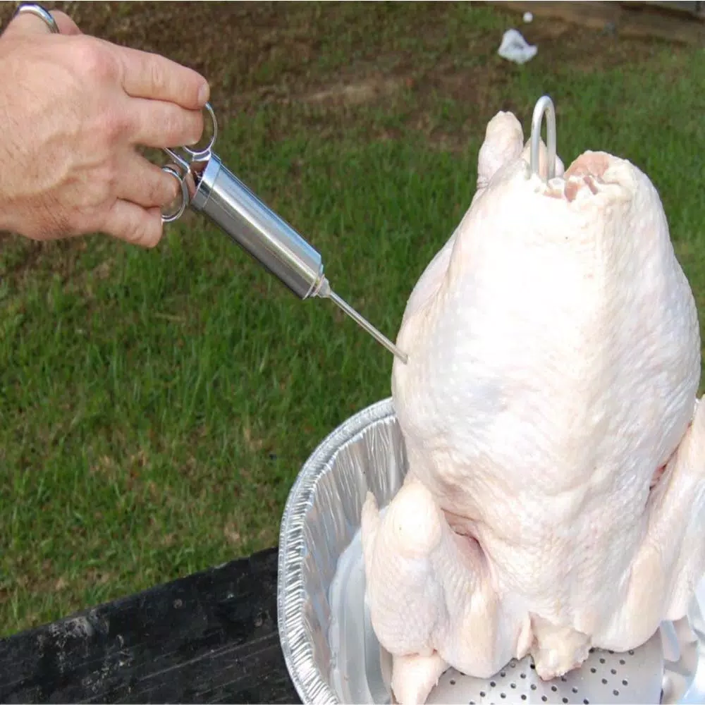 Bayou Classic 2 oz. Stainless Steel Seasoning Injector with Two Specialized Needles
