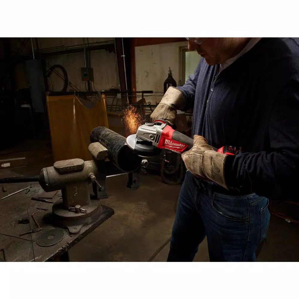 Milwaukee M18 FUEL 7-9 in. Large Angle Grinder & 4.5-5 in. Grinder Combo Kit