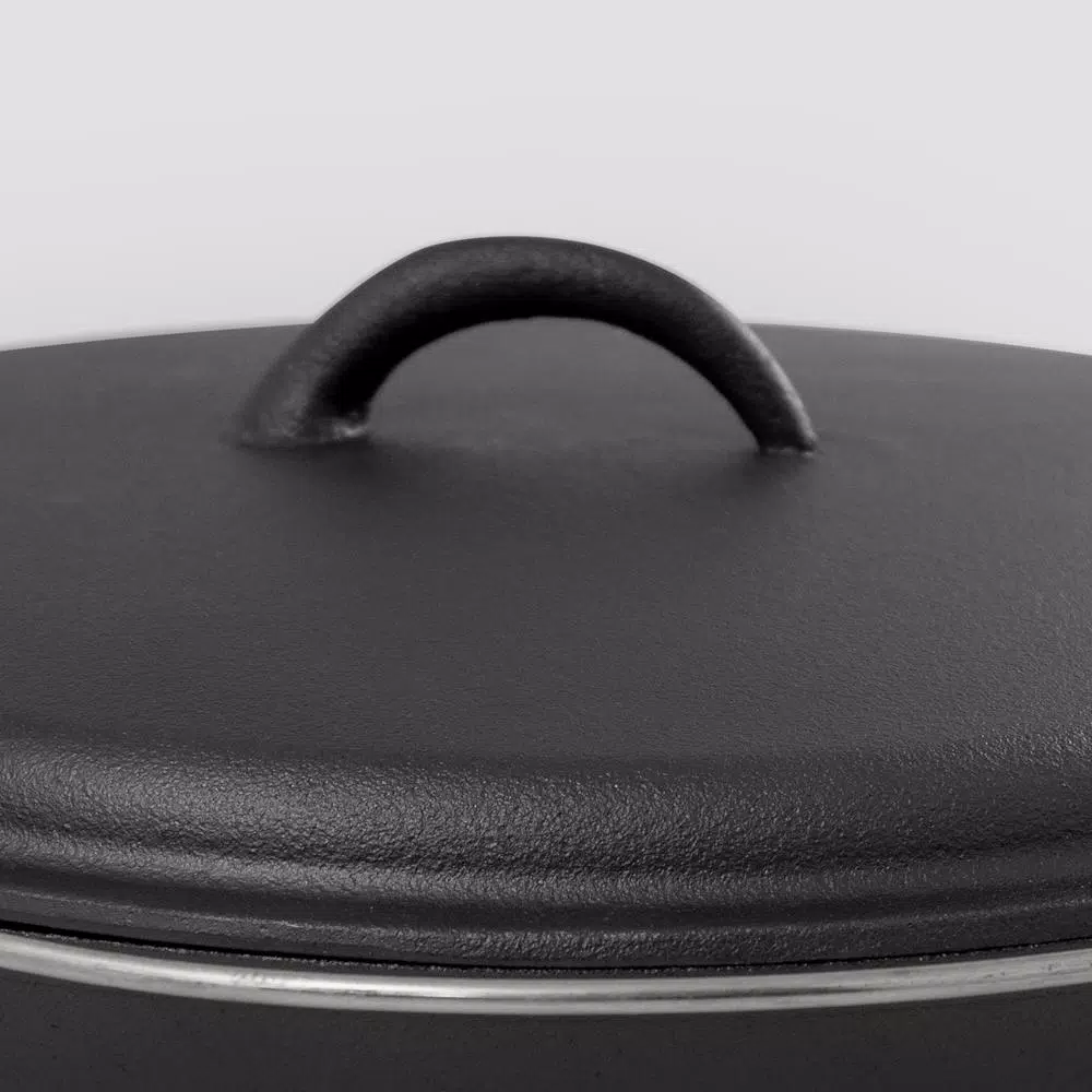 ExcelSteel 6 qt. Round Cast Iron Dutch Oven with Lid, Black