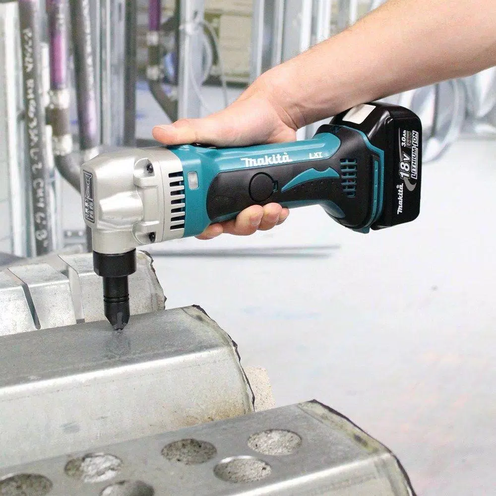 Makita 18V LXT Cordless 16-Gauge Nibbler Tool Only (XNJ01Z)