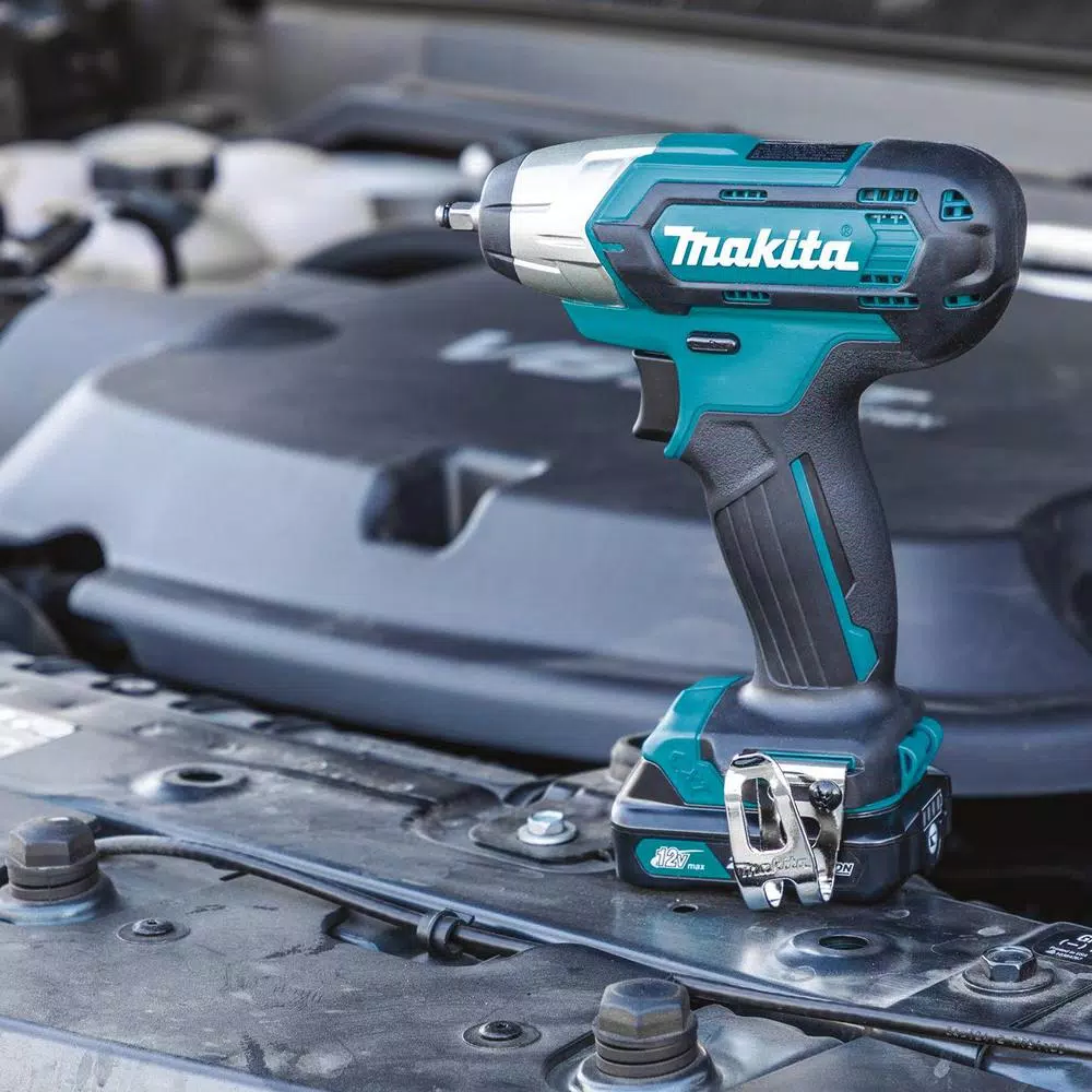 Makita 12V MAX CXT Cordless 1/4 in. Square Drive Impact Wrench Kit (2.0 Ah)