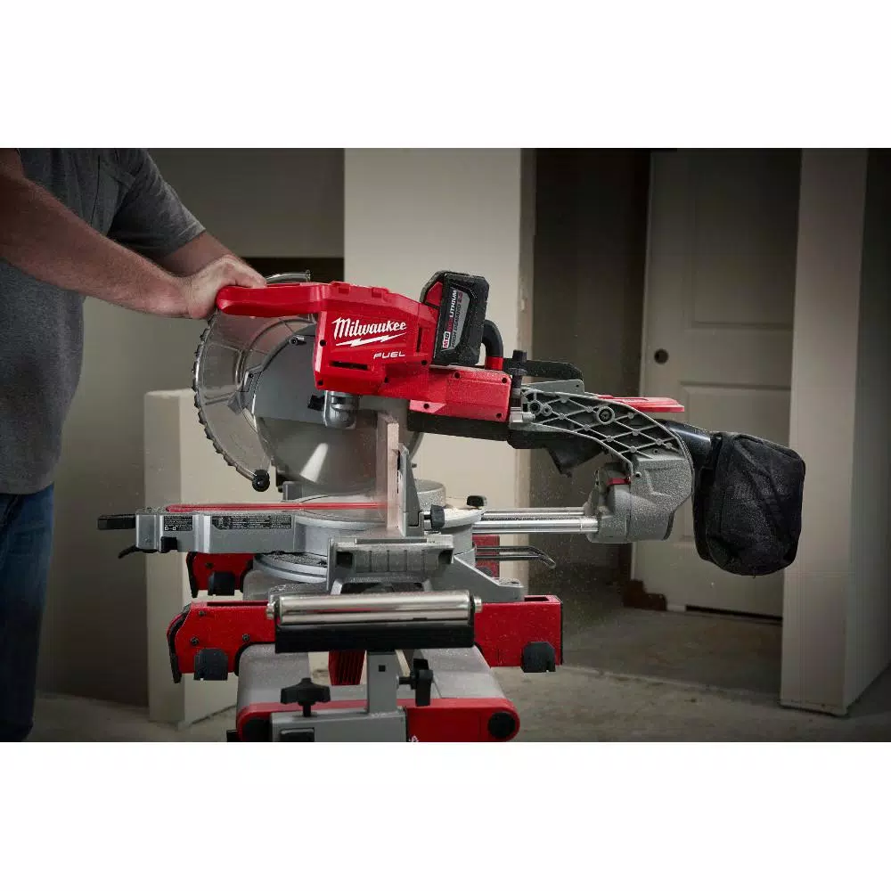 Milwaukee M18 FUEL 10 in. Dual Bevel Sliding Compound Miter Saw Kit with 9.0 Ah Battery