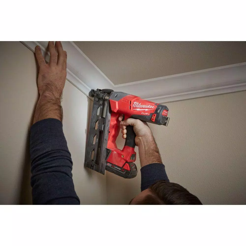 Milwaukee M18 FUEL 16-Gauge Angled Finish Nailer Kit with 2.0 Ah Battery, Charger & Bag