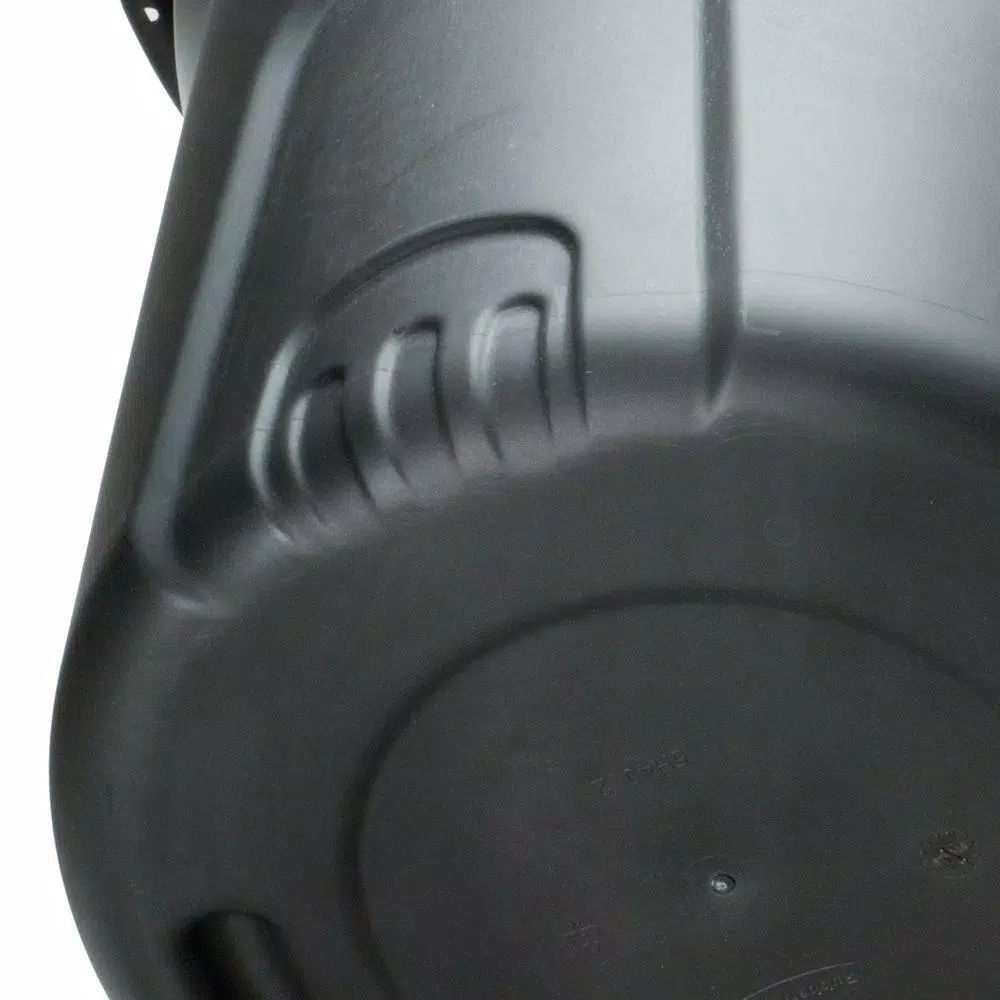 Rubbermaid Roughneck 32 Gallon Round Black Trash Can with Lid (2-Pack)