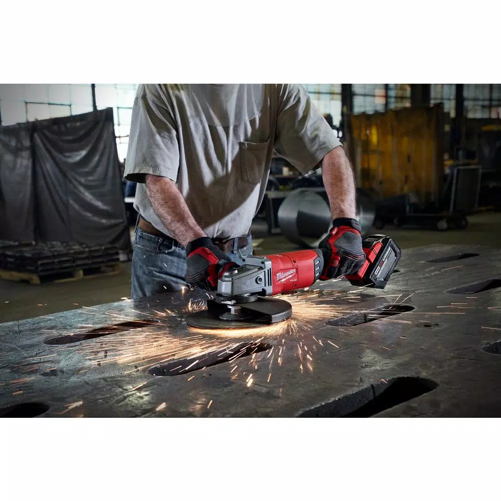 Milwaukee M18 FUEL 7-9 in. Large Angle Grinder & 4.5-5 in. Grinder Combo Kit