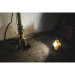 DEWALT 20V MAX Compact LED Task Light with (1) 20V 3.0Ah Battery thumbnail 6