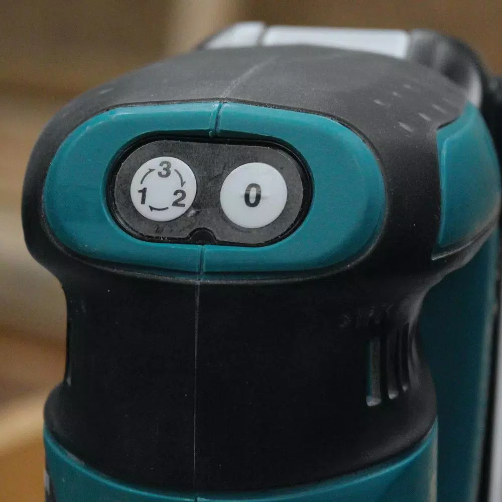 Makita 18V LXT Lithium-Ion 5 in. Random Orbit Sander Kit with 5.0Ah Battery and Charger