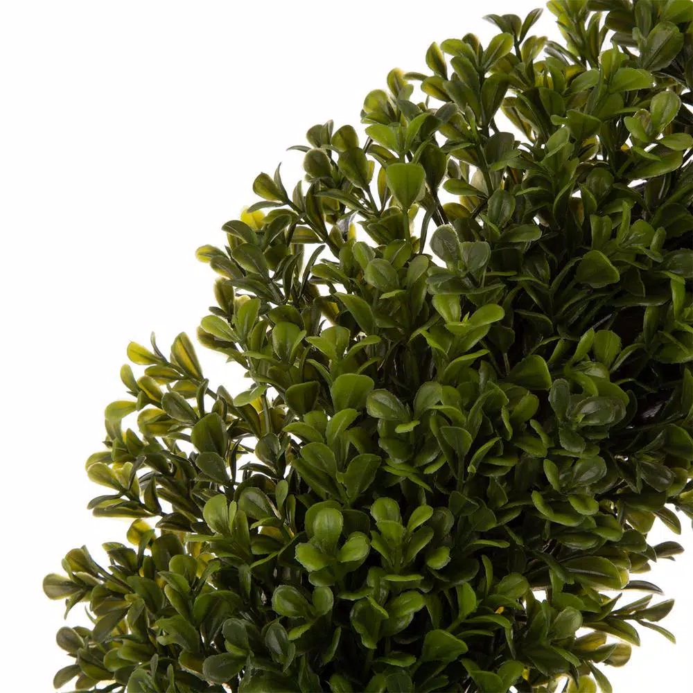 Glitzhome 18 in. Boxwood Wreath with 24 in. Bamboo Tobacco Basket Decor Set