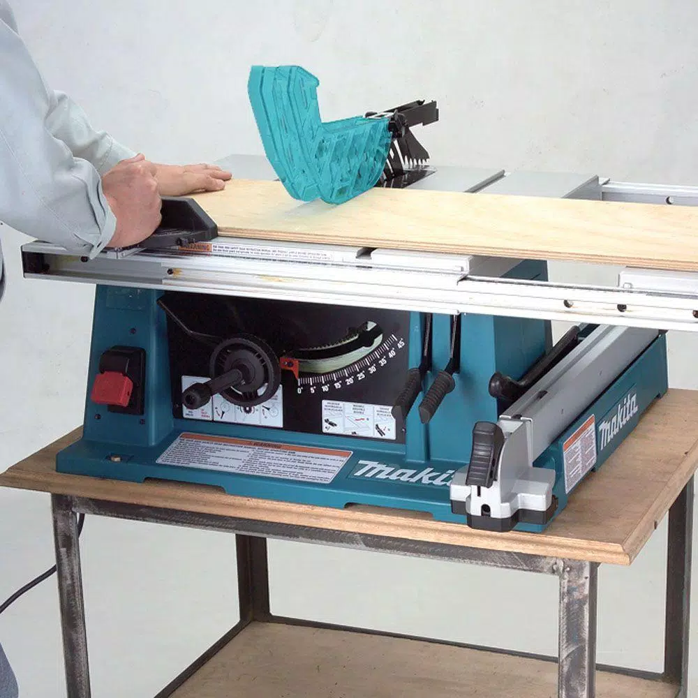 Makita 10 in. 15 Amp Corded Contractor Table Saw with 25 in. Rip Capacity