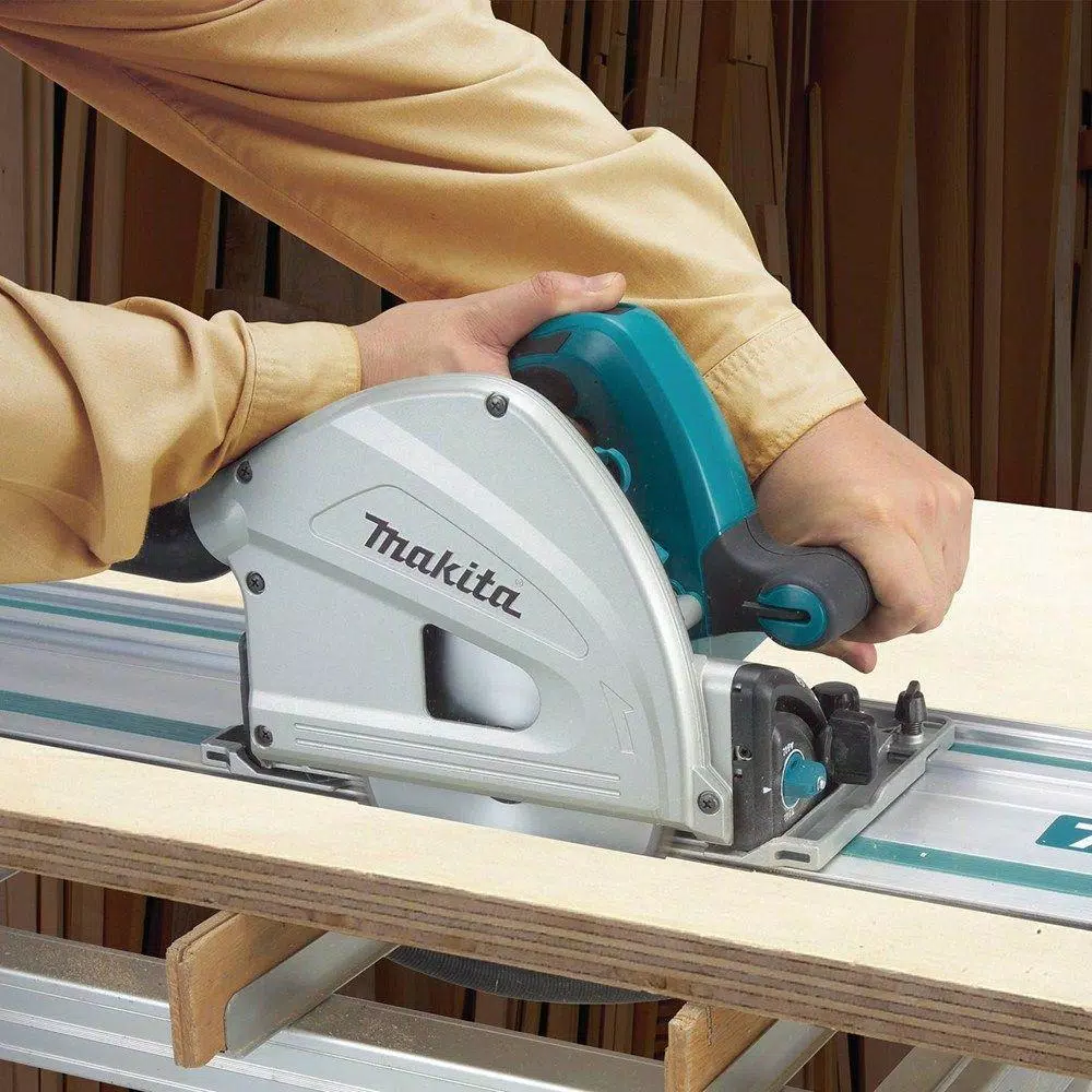 Makita 12 Amp 6-1/2 in. Plunge Circular Saw Bundle with (2) 55 in. Guide Rails and Clamp