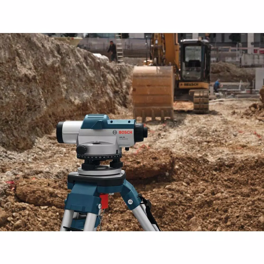 Bosch GOL 32CK 5.6 in. Automatic Optical Level Kit with 32x Magnification and Aluminum Tripod