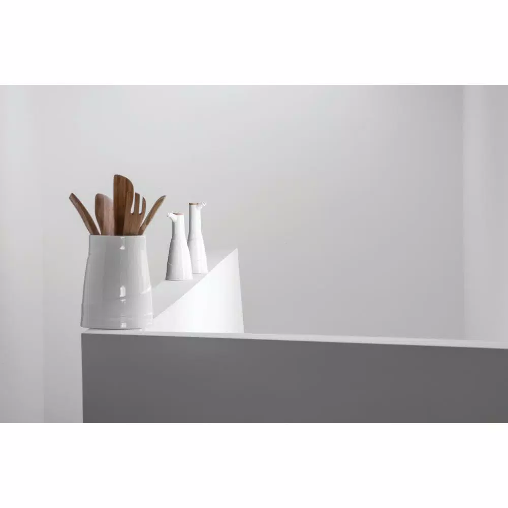 BergHOFF Essentials 2.1 Qt. Porcelain Kitchen Canister with Natural Cork Lid