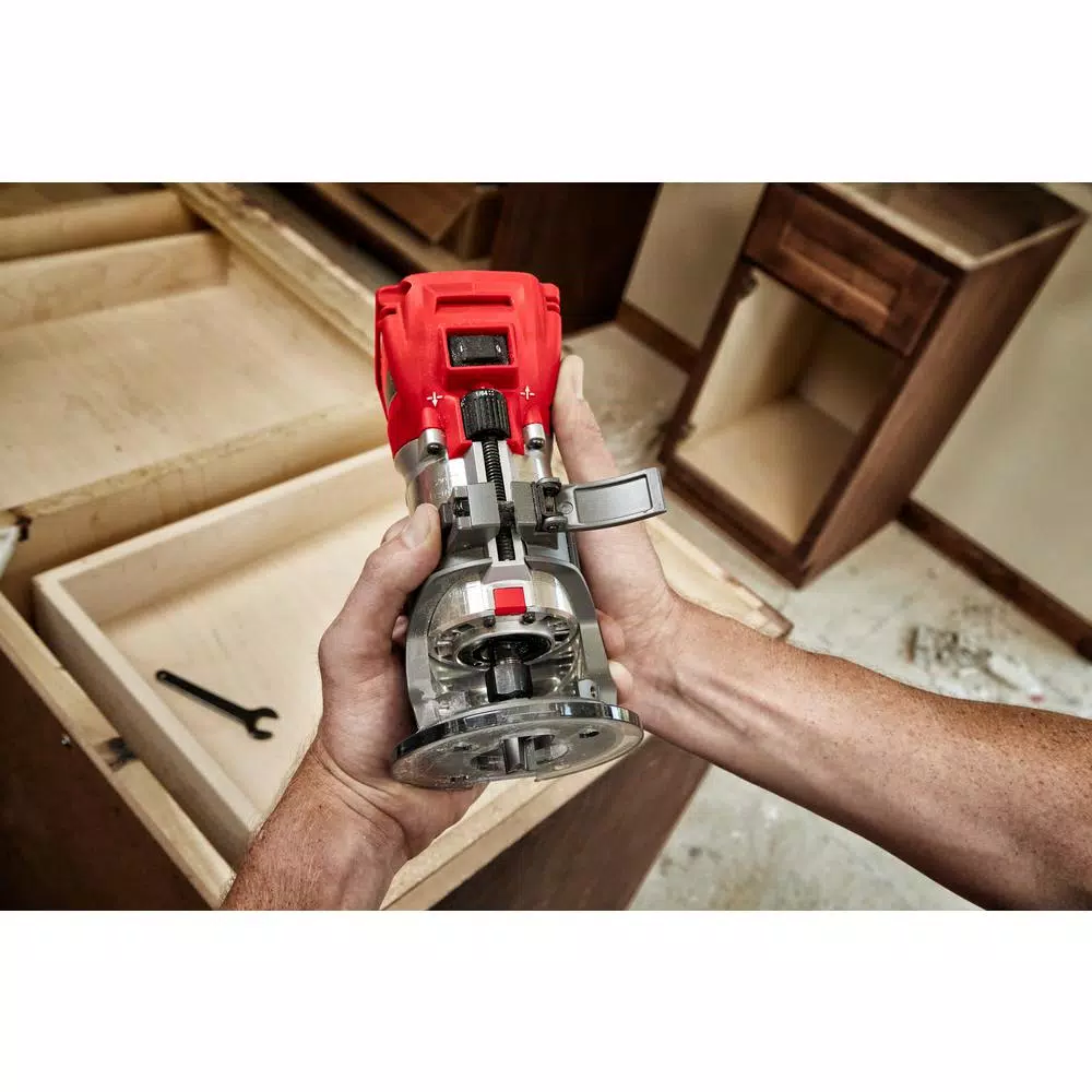 Milwaukee M18 FUEL 18V Brushless Cordless Compact Router with Plunge Base