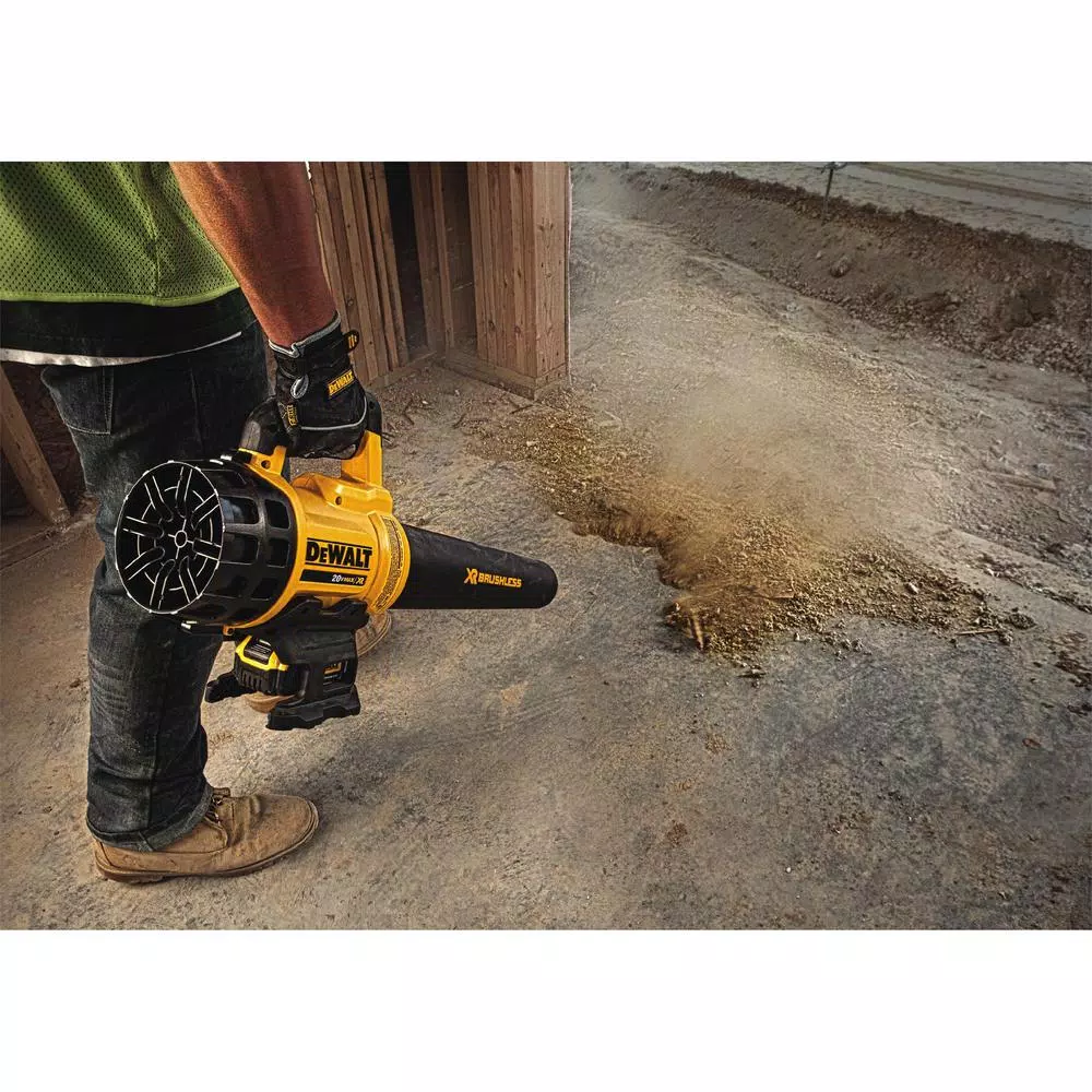 DEWALT 20V MAX Cordless Hedge Trimmer Kit with 5.0 Ah Battery, Charger, and Bonus Handheld Leaf Blower
