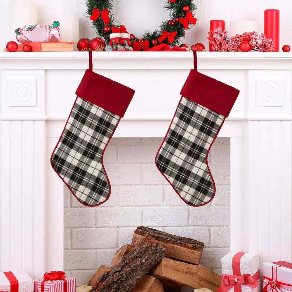 Glitzhome 20 in. Black and White Plaid Christmas Stockings, Cotton/Spandex Blend (2-Pack)