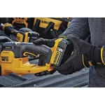 DEWALT 20V MAX Cordless 22 in. Hedge Trimmer with (1) 5.0 Ah Battery thumbnail 6