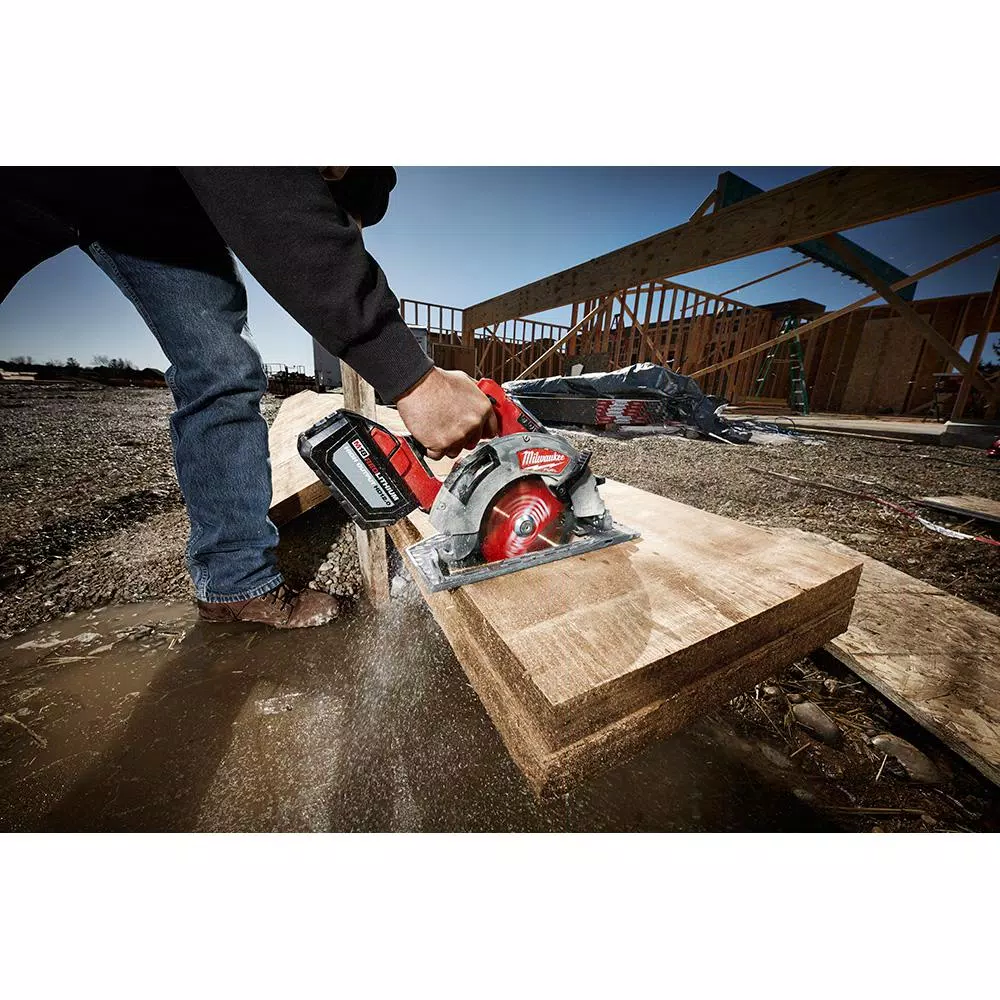 Milwaukee M18 FUEL 7-1/4 in. Brushless Cordless Circular Saw (Tool-Only)