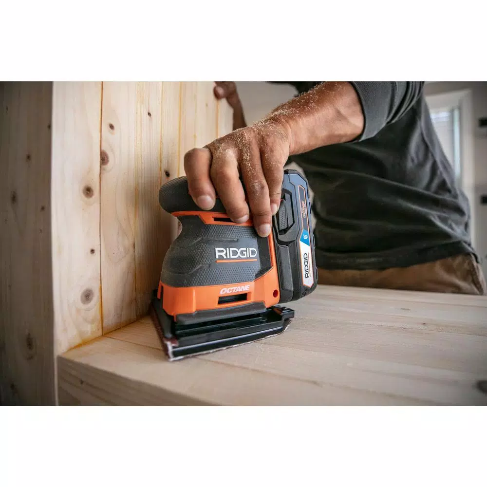 RIDGID 18V OCTANE Cordless Brushless 3-Speed 1/4 Sheet Sander
