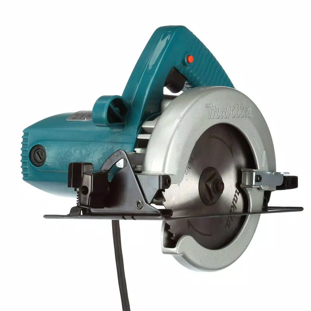Makita 5-1/2 in. 8 Amp Corded Electric Brake Circular Saw with 18T Carbide Blade