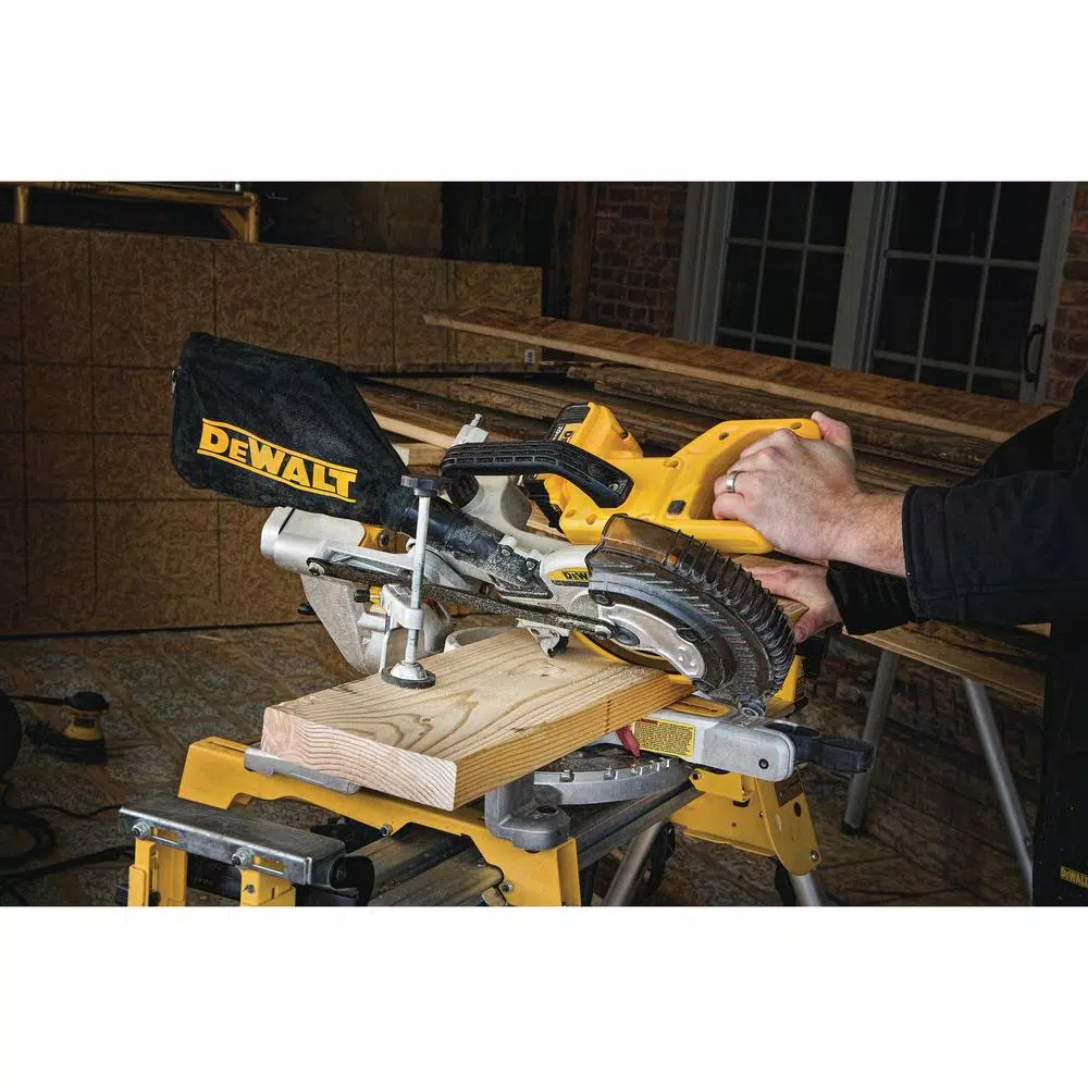 DEWALT 20V MAX Cordless 7-1/4 in. Sliding Compound Miter Saw Kit with 4.0Ah Battery & Oscillating Tool Bonus