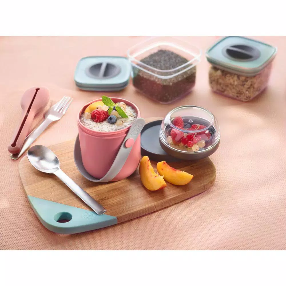 BergHOFF Leo 4-Piece Stainless Steel Travel Flatware Set with Silicone Holder - Pink
